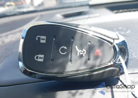 2018 Chevrolet Equinox Premier z USA, uszkodzony, nr VIN 2GNAXVEV7J6318103